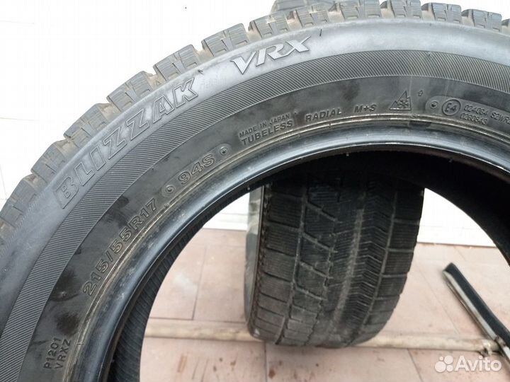 Bridgestone Blizzak VRX 215/55 R17 94S