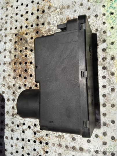 Компрессор центрального замка Volkswagen Passat B3