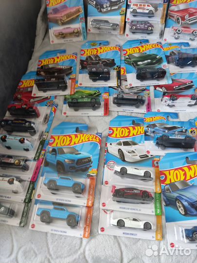 Hot wheels машинки