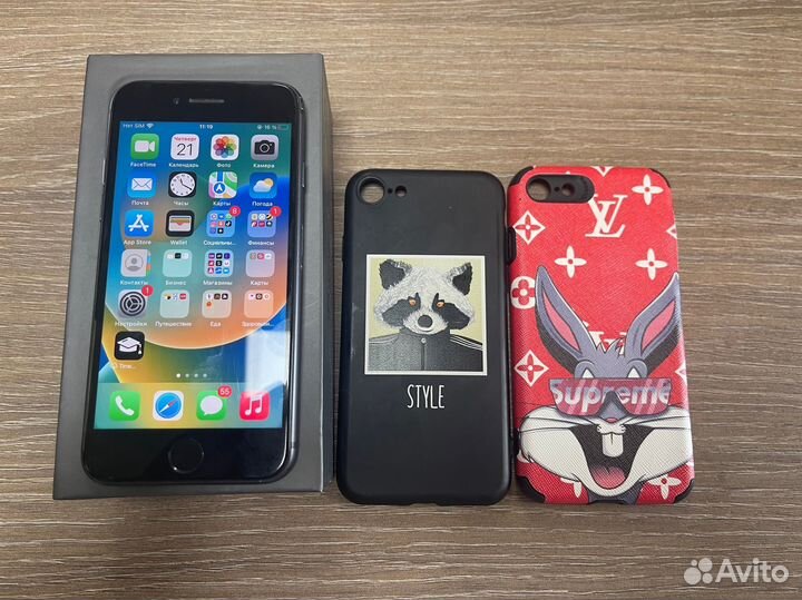 Телефон iPhone 8 64 gb