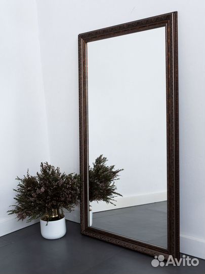 Зеркало настенное декоративное в раме Nuovo