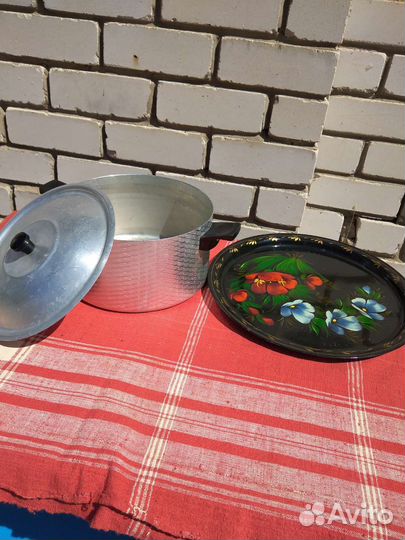 Эмал.кастрюли, тазы, миски разные, сечка для кап