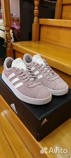 Кроссовки Adidas 37.5 размер оригинал