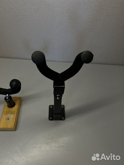 Держатель настенный для гитара