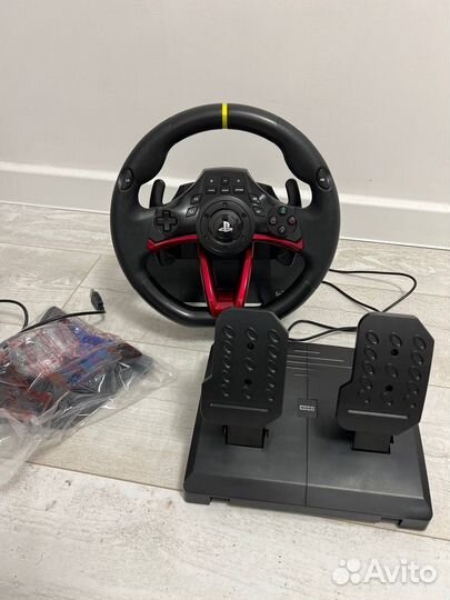 Игровой руль с педалями