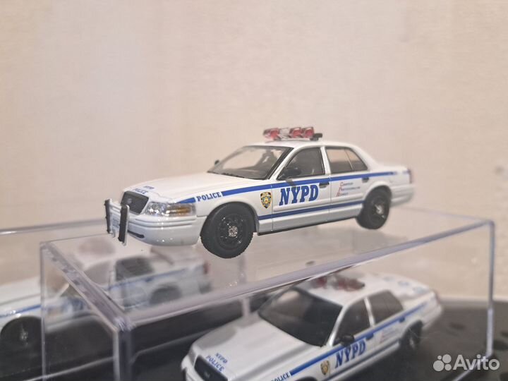 Rollin 1/64 nypd Ford Crown victory