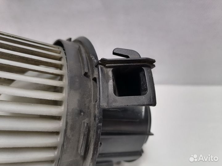 Mercedes с 204 w204 Мотор отопителя салона