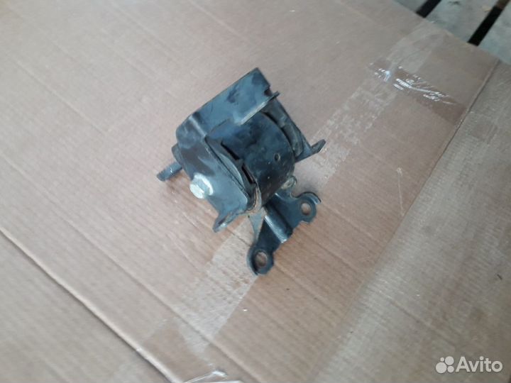 Опора двигателя левая Mitsubishi Lancer 10