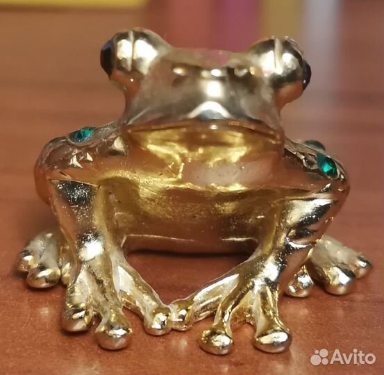 Лягушка с бриллиантом