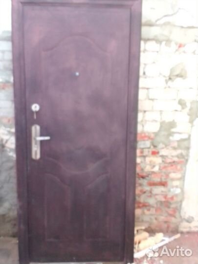 Дверь входная металлическая правая бу