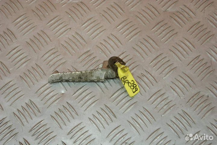 Подножка пассажира правая Yamaha FZX250 zeal