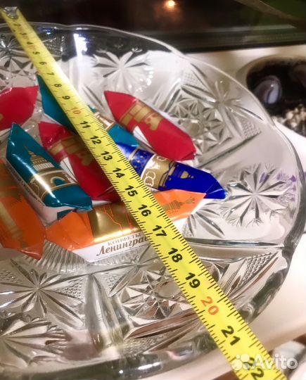 Ваза для фруктов на ножке