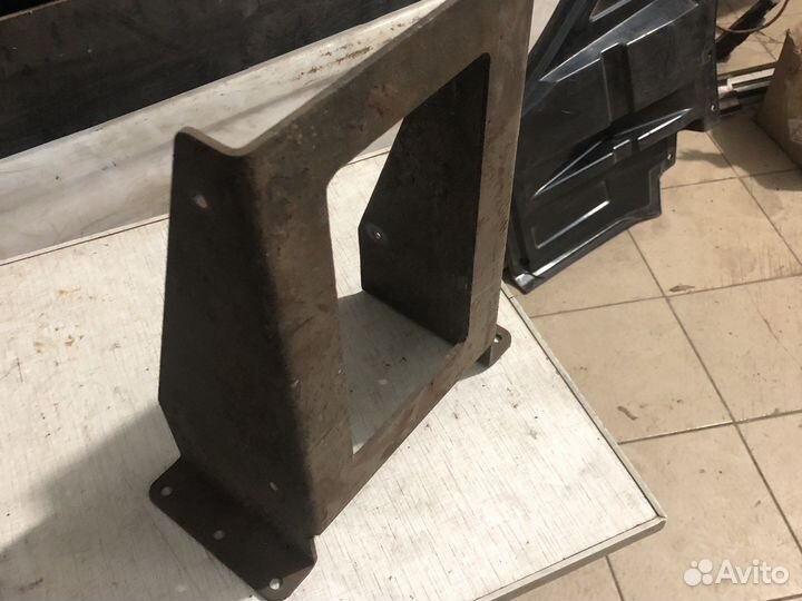 Кронштейн передней стенки кузова самосвала