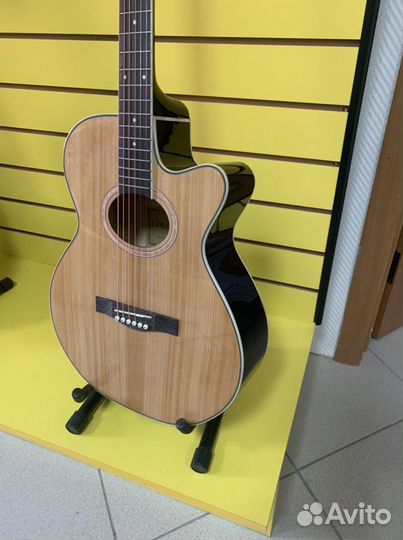 Гитара Colombo