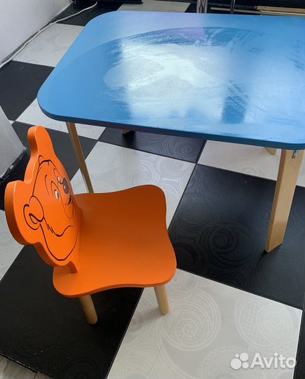Детский стол и стульчик