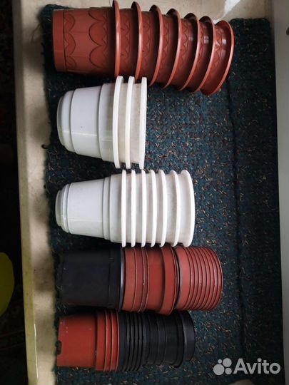 Горшки невысокие под фиалки,рассаду,Полки