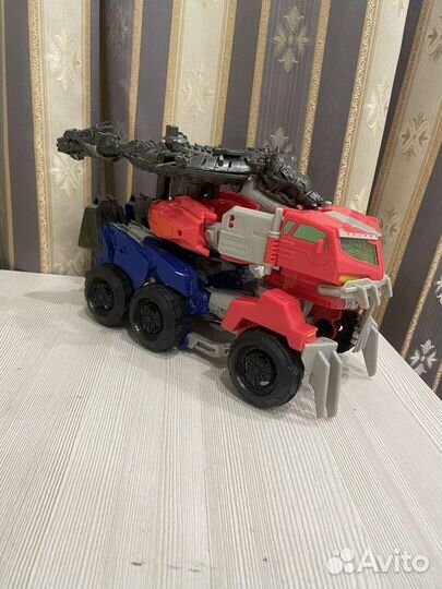 Игрушка трансформеры оптимус прайм
