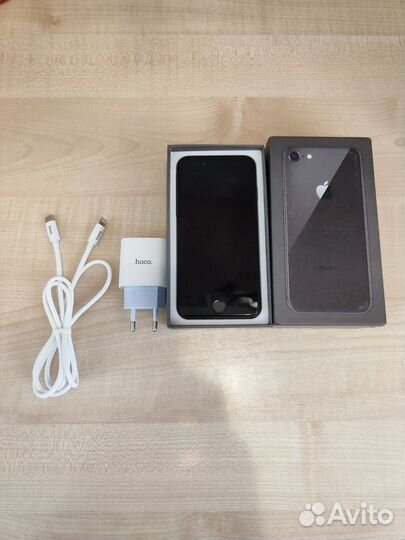 iPhone 8, 64 ГБ