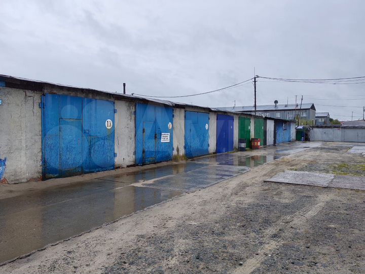 Гараж, > 30 м²