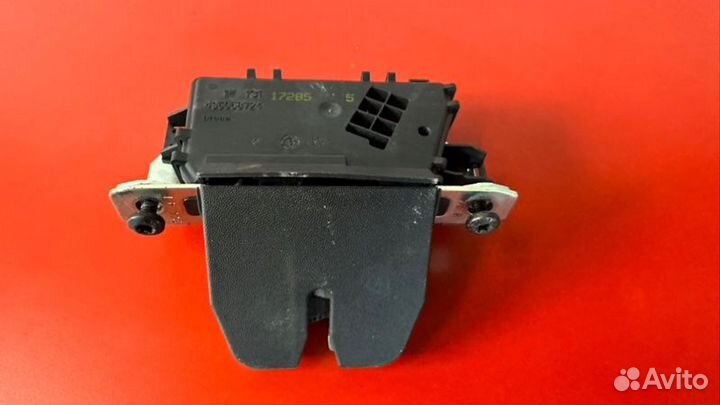 Замок багажника задний Opel Astra H 1.6 Z16XEP