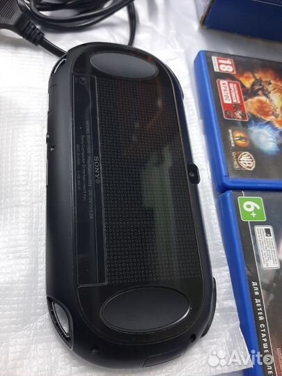 Sony PS Vita 3G Wi-Fi 32gb + 10 картриджей