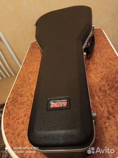 Кейсы с гигрометром для класики. акустики