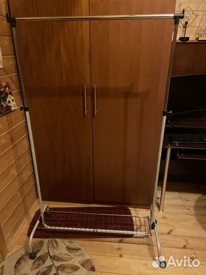 Вешалка напольная для одежды