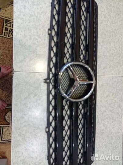 Решетка радиатора mercedes