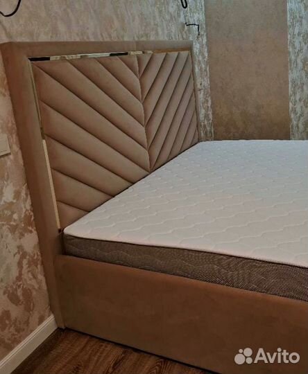 Кровать двухспальная на заказ