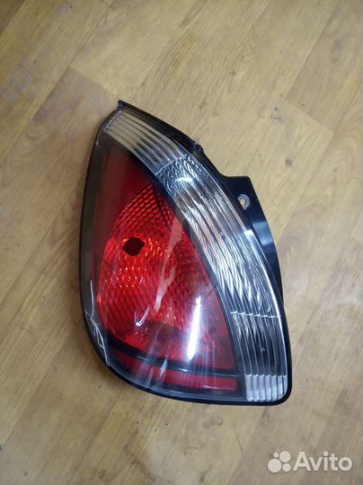 Задний левый фонарь kia rio 2 хетчбэк