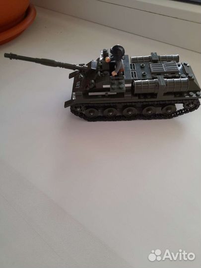 Танк из lego