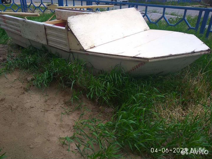 Лодка автобот с прицепом