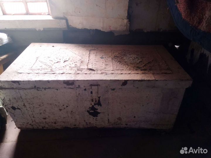 Сундук деревянный старинный