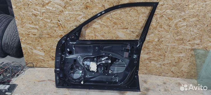 Дверь передняя правая 197U Mercedes Benz W211