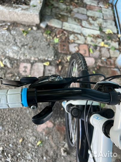 Велосипед горный gt laguna