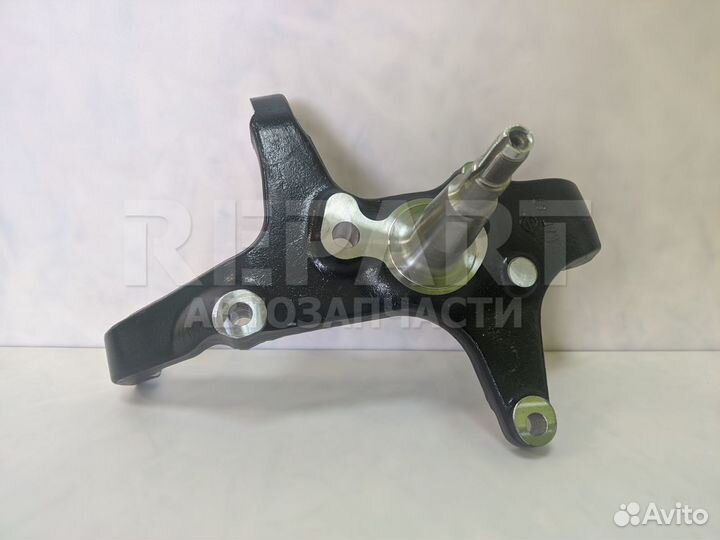 Кулак поворотный правый Nissan Cabstar 40014MD00B