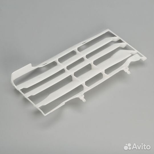 Дефлектор радиатора левый Avantis A7