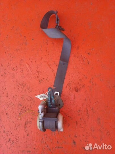 Ремень безопасности передний правый Toyota Noah