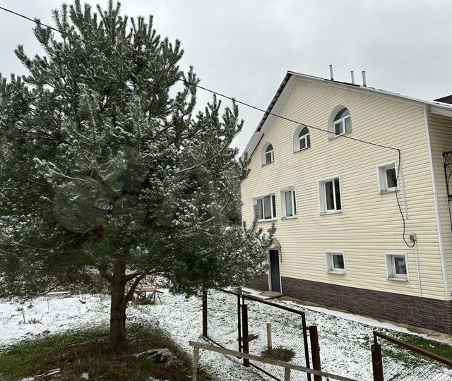 Дом 300 м² на участке 21,7 сот.