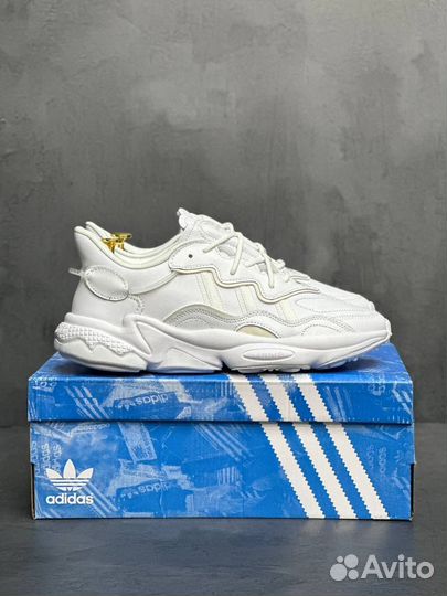 Кроссовки adidas ozweego