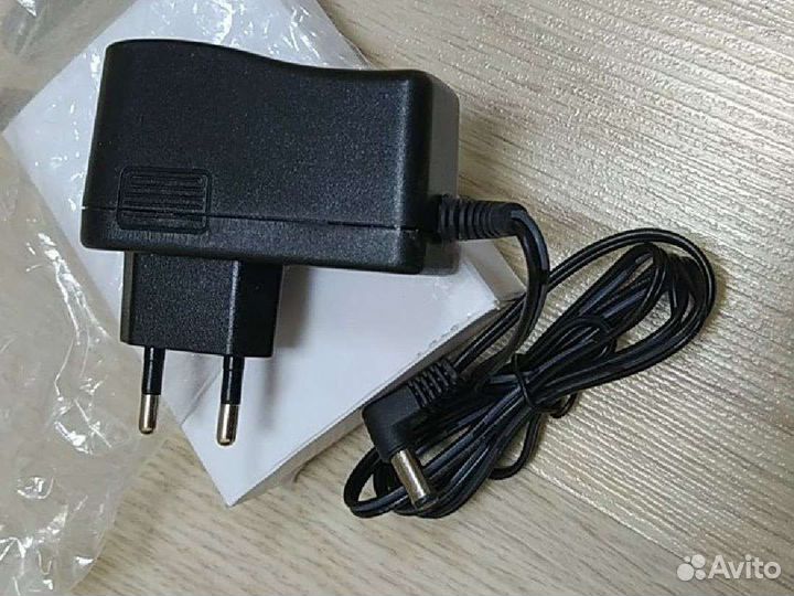 Блок питания 9V-1A, новый