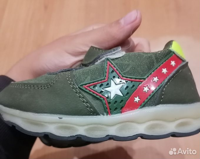 Кроссовки для малышей