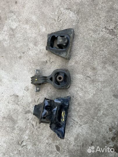 Подушка двигателя honda civic 4d