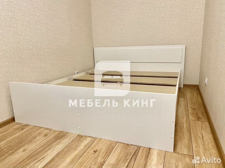 Кровать