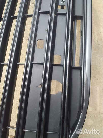 Решетка бампера Toyota Camry V70 рестайлинг