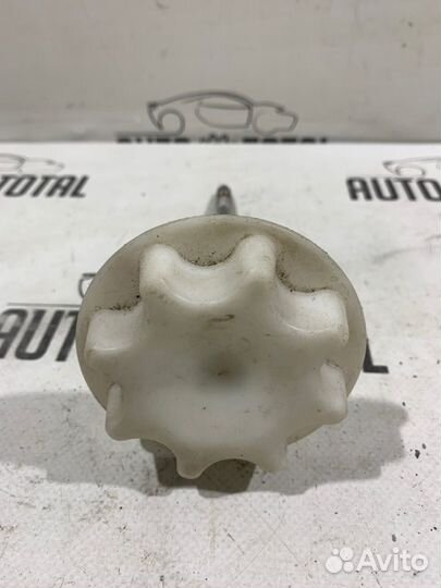 Кронштейн запасного колеса Toyota Corolla 150 1ZR