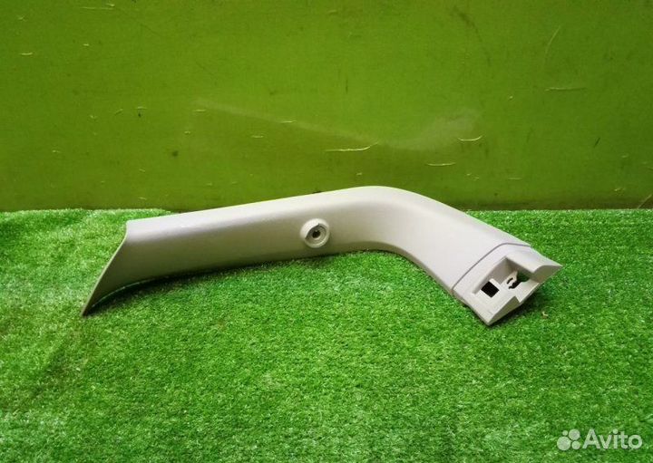 Обшивка крышки багажника правая Bmw X1 F48