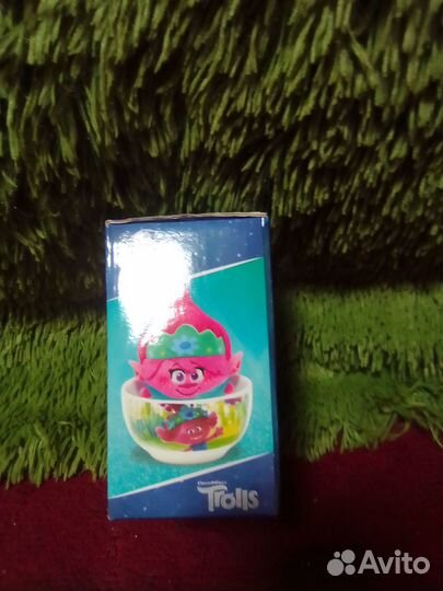 Игрушка в кружке магнит