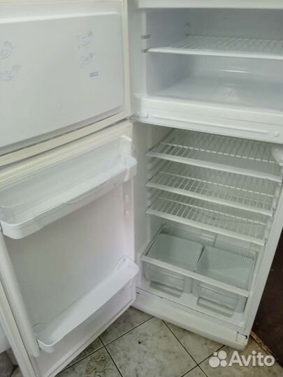 Холодильник indesit