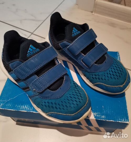 Кроссовки и сандали детские 30 размер